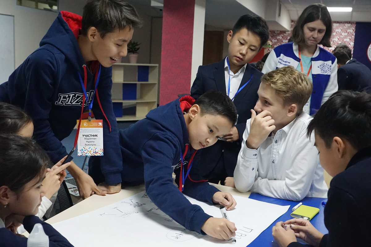 К проекту ТГУ по цифровизации общего образования подключился Казахстан