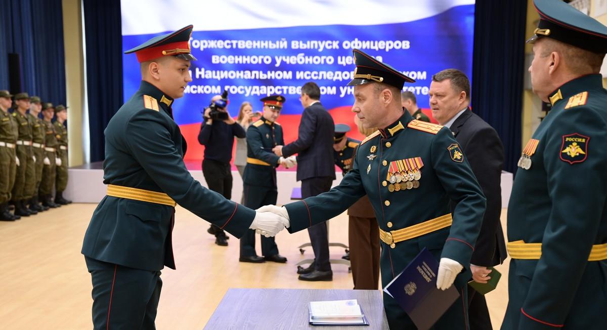 100 лет военному образованию в ТГУ: студенты ВУЦ получили офицерские звания