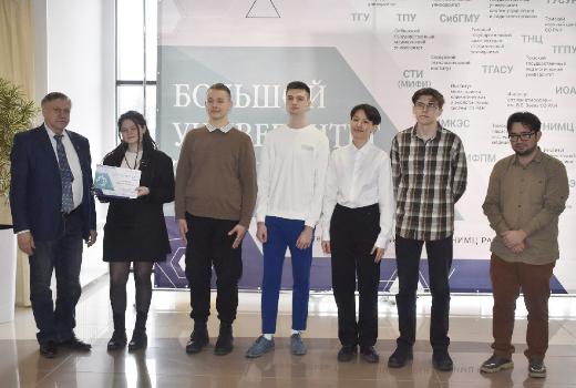Студенты ХФ создают стартап по производству красителей для корма рыб