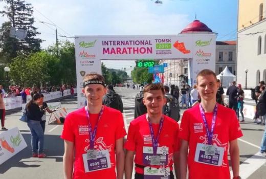 Мужская сборная ТГУ взяла золото томского полумарафона среди вузов