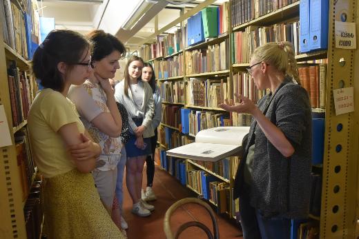 Студенты ФилФ выявляют в фонде НБ издания на латыни и древнегреческом