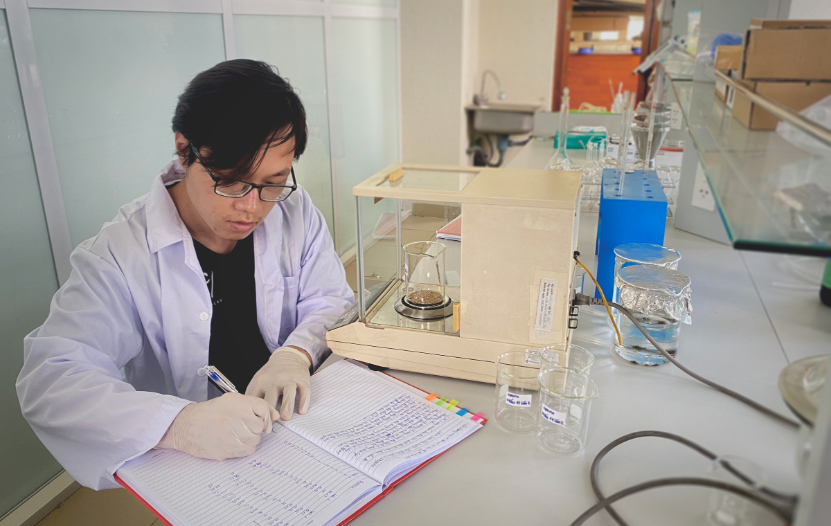 Студент ТГУ проходит практику в Академии наук Вьетнама 