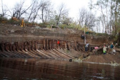 Археологи ТГУ участвуют в раскопках корабля XVIII века в Ханты-Мансийском АО