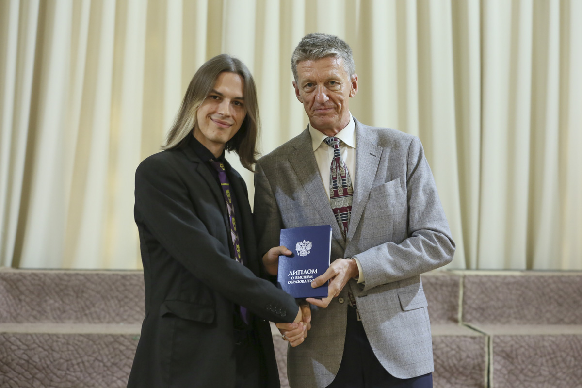 https://news.tsu.ru/news/vypusknik-bi-poluchil-medal-ran-za-issledovanie-gibridov-gorkushi/