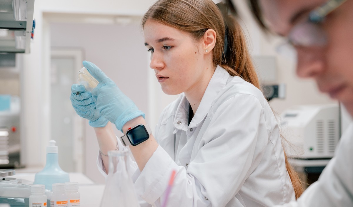 ВИША ТГУ приглашает школьников на курс по биотехнологии