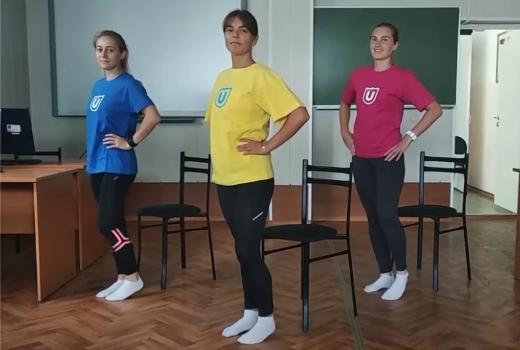 Система упражнений от ФФК поможет тем, кто учится или работает сидя