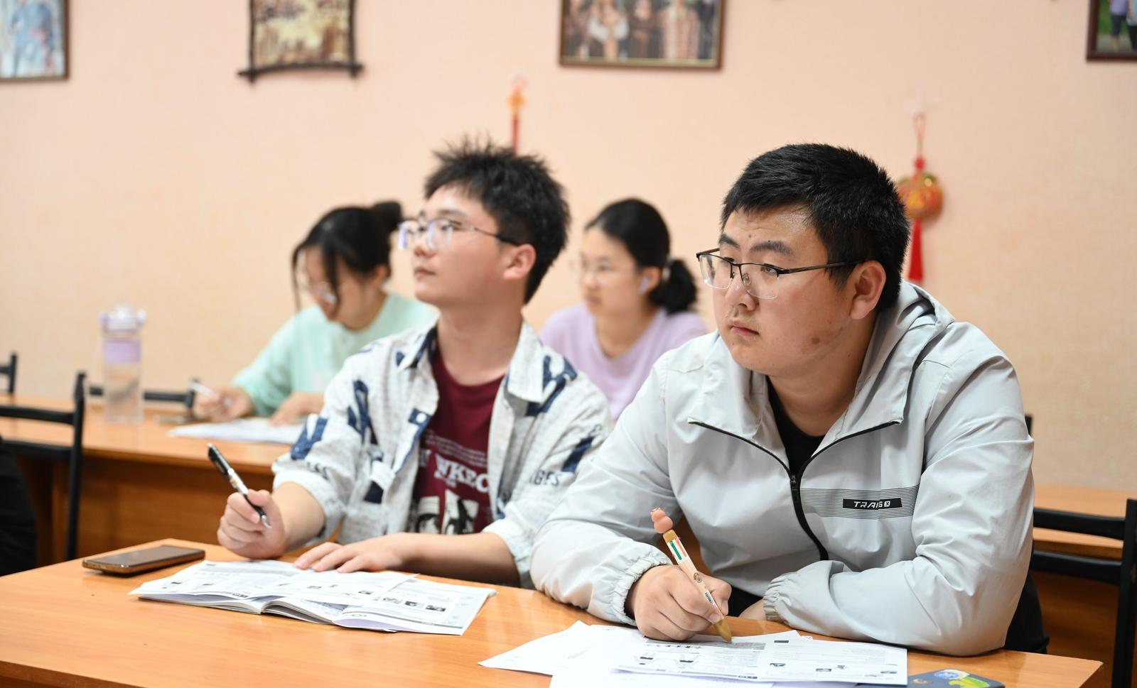В летних школах ТГУ по русскому языку прошли обучение 83 студента из Китая