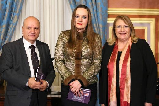 Выпускница ТГУ презентовала президенту Мальты перевод книги на русский