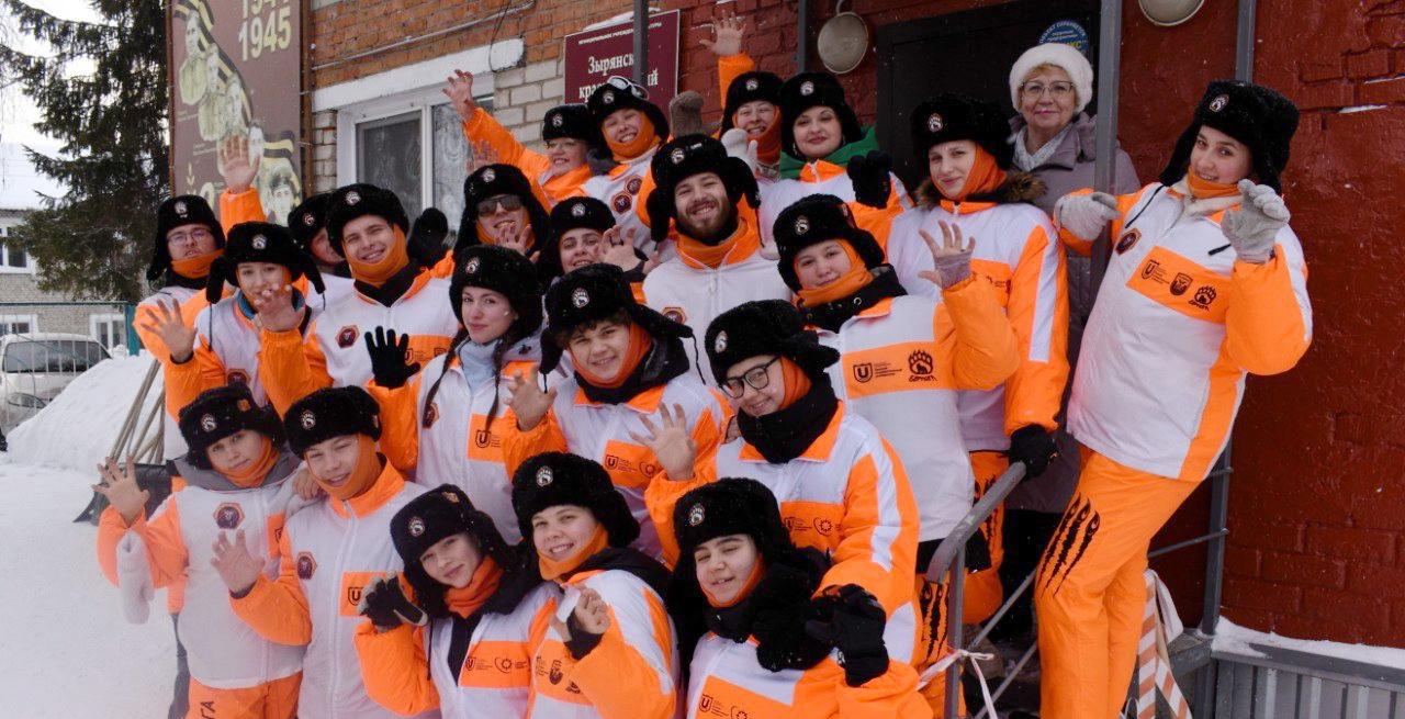 Зимние заботы: снежный десант ТГУ помогает пожилым людям с уборкой снега