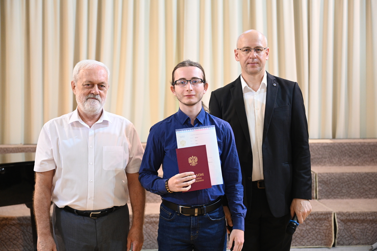 Выпускник ФФ победил в конкурсе для аспирантов еще до поступления