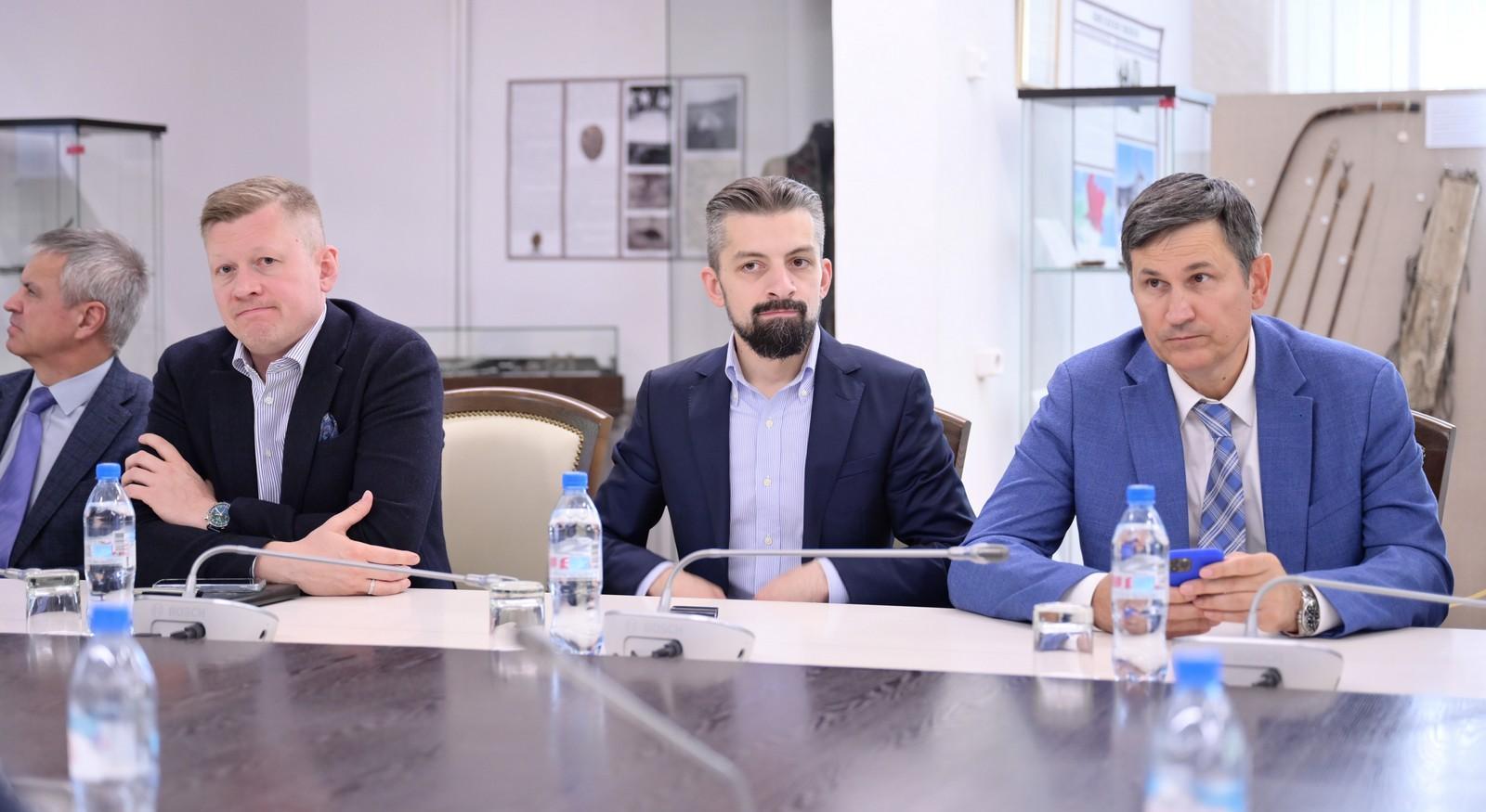 https://news.tsu.ru/news/tgu-avtozavod-ural-i-npts-bas-razrabotayut-bespilotnyy-kompleks/