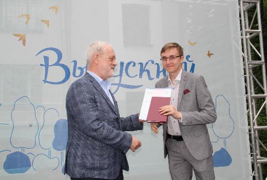 В 19 лет – бакалавр: Самый юный выпускник ТГУ окончил ИЭМ на отлично