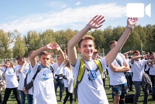 Более 3500 студентов ТГУ и ТПУ сделали зарядку вместе с «ЮДИ»