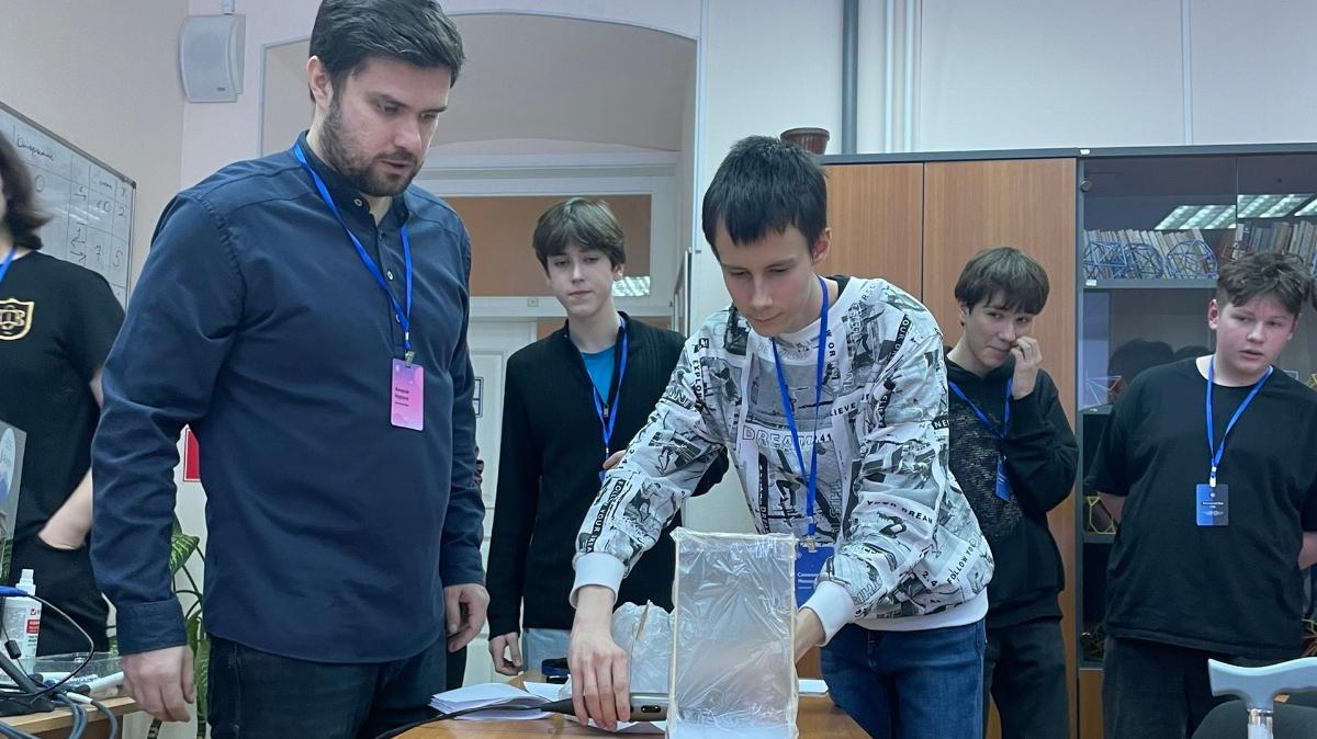 Первому участнику приготовиться