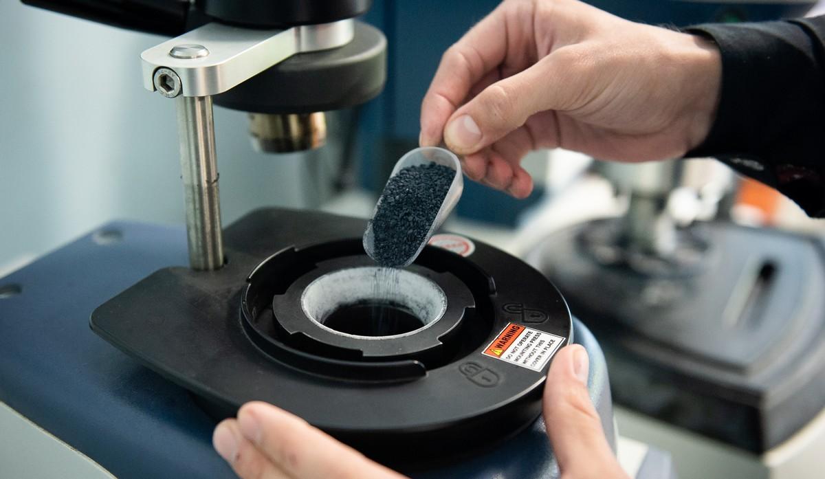 ТГУ поставил АО «ЗПП» отечественный порошок молибдена для микроэлектроники