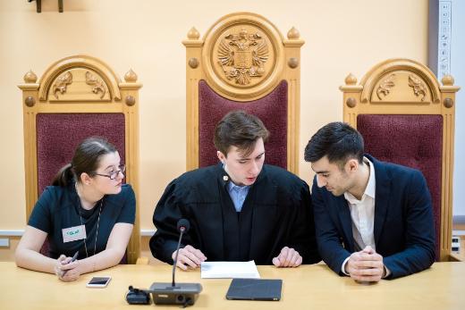 Юристы расскажут пожилым людям о льготах на ЖКУ и видах мошенничества