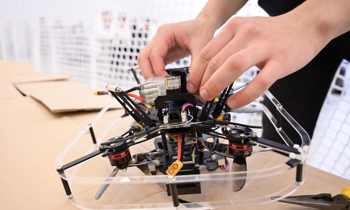 Студенты и школьники отработали в ТГУ практические навыки в сфере БАС