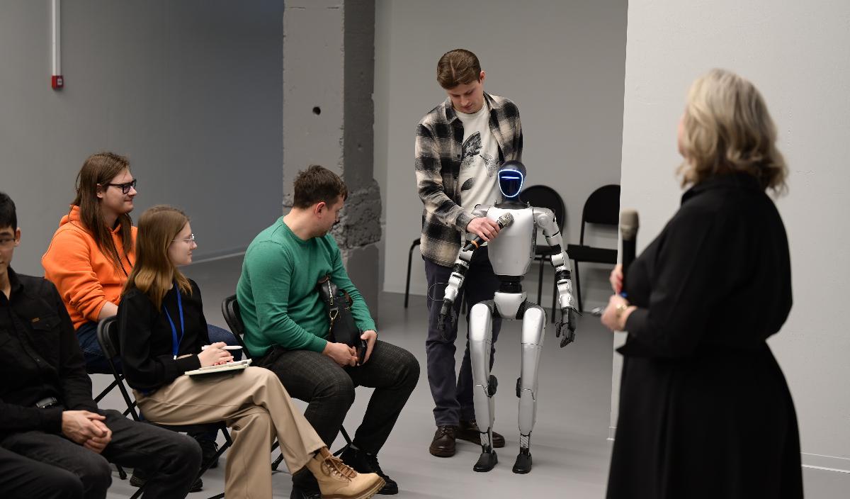 НЦМУ, костный цемент и центр робототехники: ФТФ ТГУ подвел итоги года