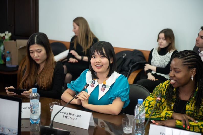 Иностранные студентки рассказали о важности образования и карьеры для женщин
