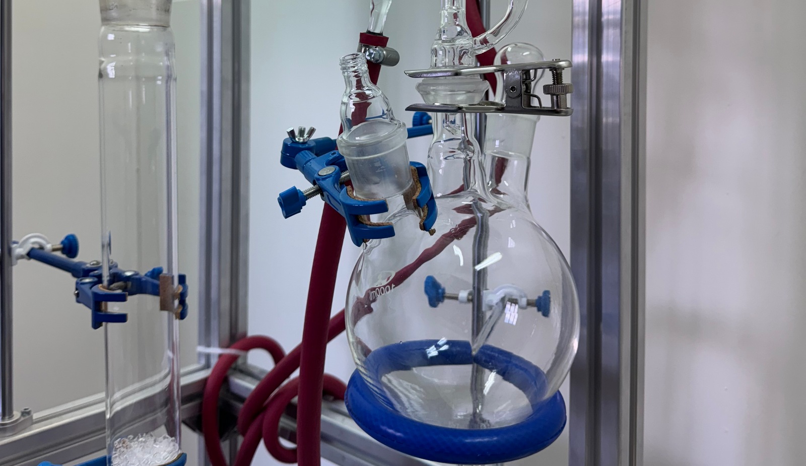 ИХТЦ начнет поставки российского бромида водорода для микроэлектроники