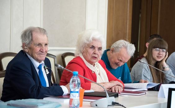 Выпускница 1953 года презентовала книгу о годах учебы в ТГУ