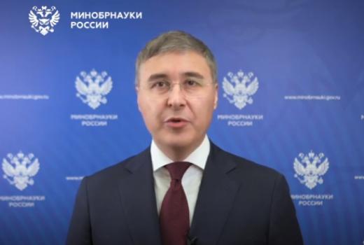 Министр Валерий Фальков поздравляет с Днём российского студенчества