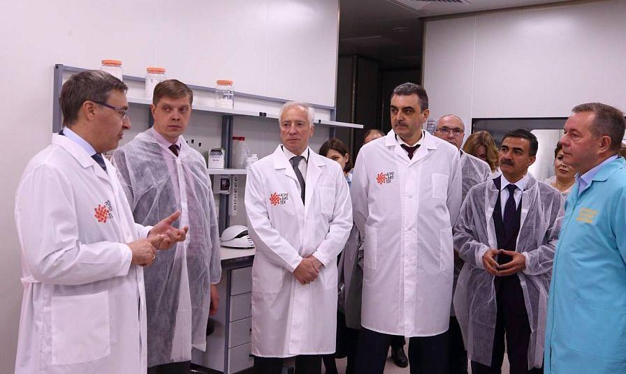 Глава Минобрнауки и губернатор региона открыли новую лабораторию в ПИШ ТГУ