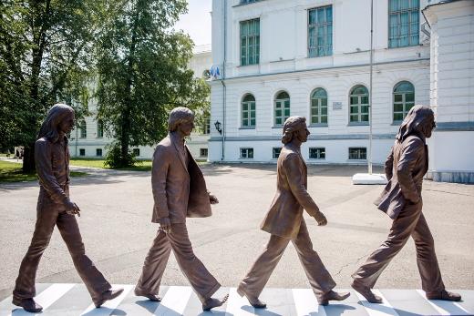 Начало приемной кампании: «Битлы» идут подавать документы в ТГУ