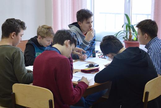 Ученики физматшколы ТГУ стали лучшими в регионе по математическим боям
