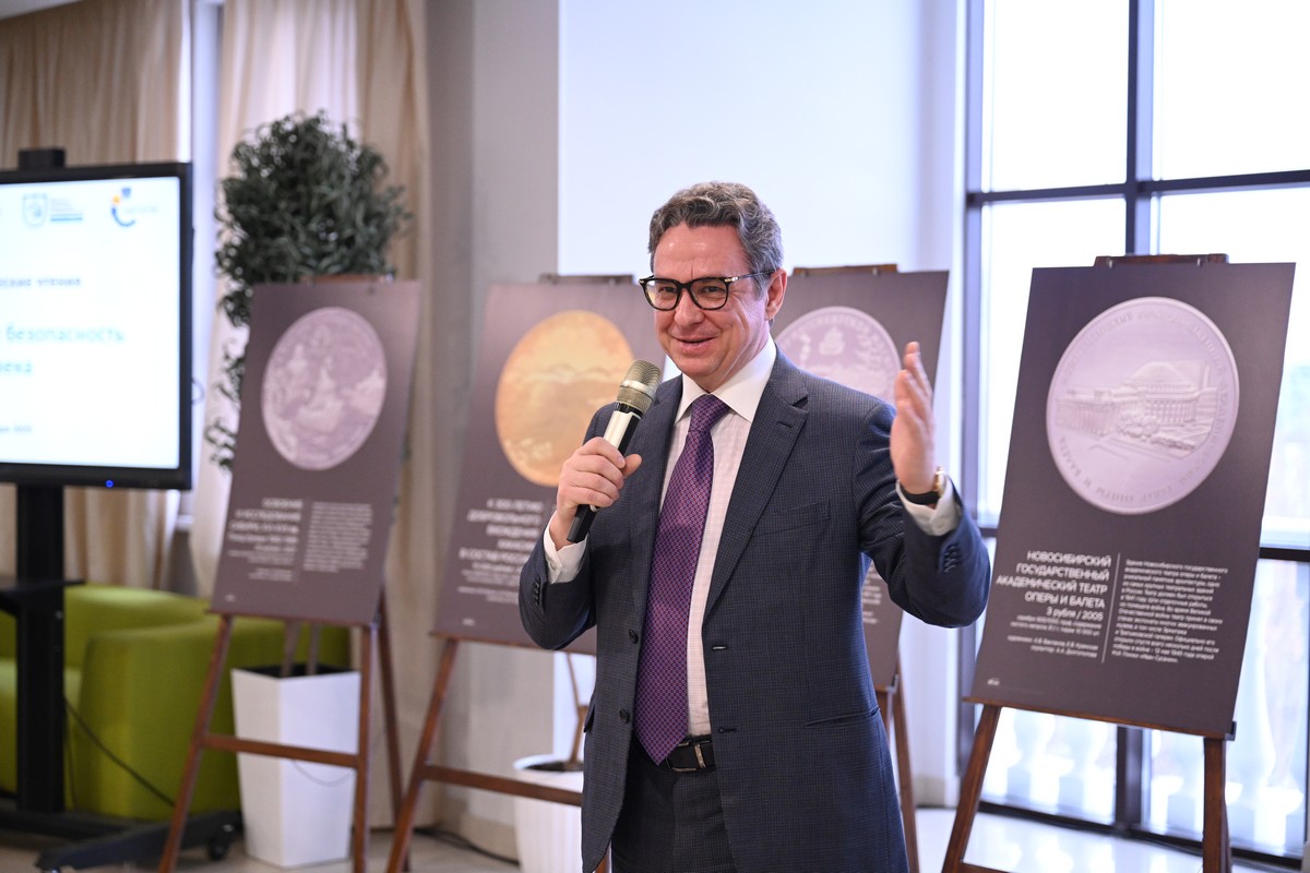 DSC_1716_1200 Тремасов в ИЭМ ТГУ.jpg