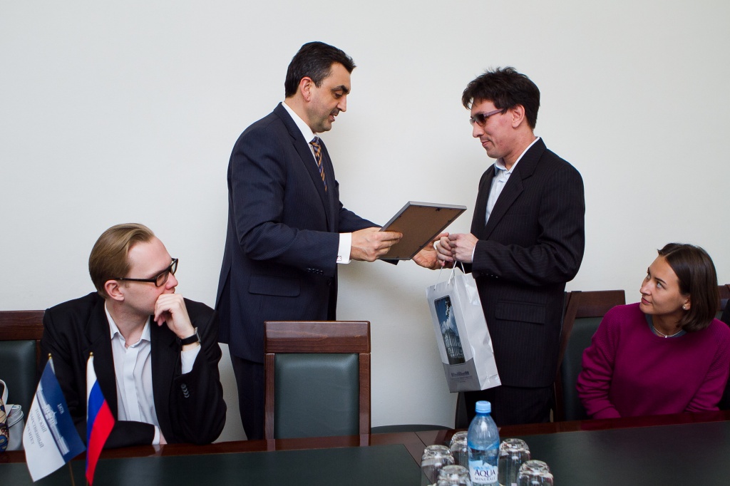 Михаил Пожидаев и ректор ТГУ