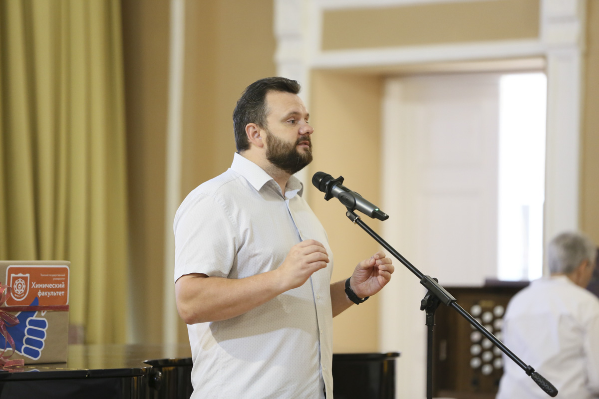 Руководитель Центра компетенций ТГУ Сергей Медведчиков на вручении ХФ ТГУ Руководитель Центра компетенций ТГУ Сергей Медведчиков на вручении ХФ ТГУ