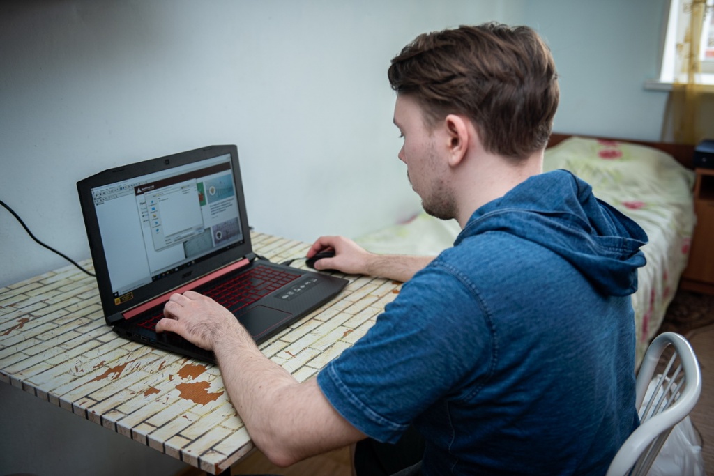 Студент ТГУ в общежитии Студент ТГУ в общежитии