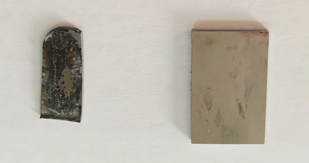 Образцы сплава Ti-Ni-Cu-Zr до и после коррозионных испытаний.jpg