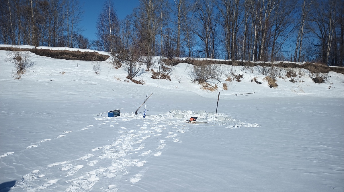 зимний отбор проб на реке Обь _фото БиоГеоКлим ТГУ.jpg