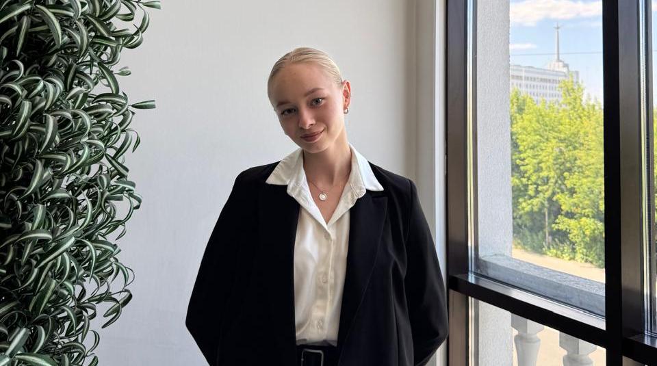 Анастасия Коваленко выпускница ИЭМ ТГУ _гор.jpeg