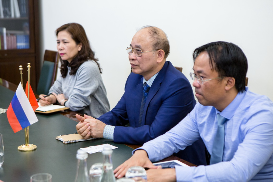 Делегация Хайфонского университета.JPG