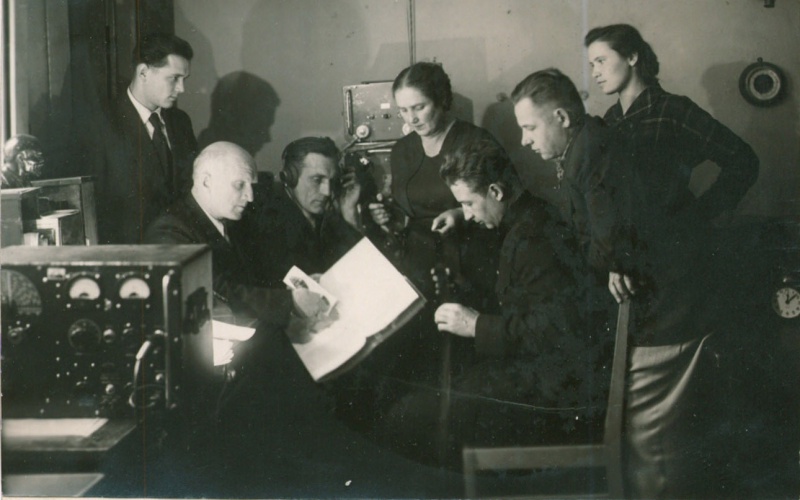 800px-KessenihVN_5 в лаборатории 1955.jpg