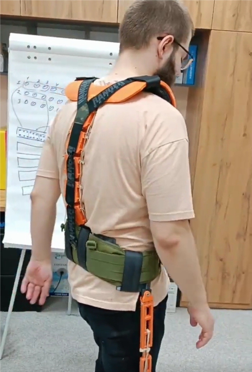 экзоскелет ФТФ ТГУ первый прототип 2.jpg