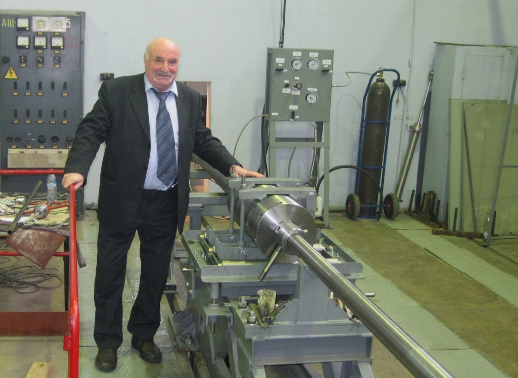 Ученый НИИ ПММ ТГУ Юрий Христенко 55012 2.jpg