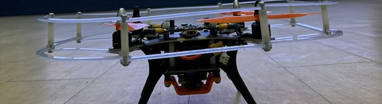 На хакатоне ФИТ школьники показали свое умение управлять дронами