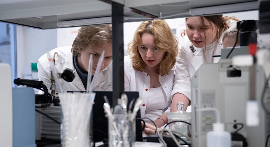 Новая лаборатория ТГУ ищет пути защиты человечества от супербактерий