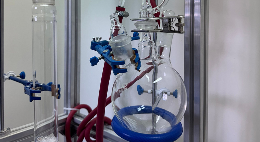 ИХТЦ начнет поставки российского бромида водорода для микроэлектроники