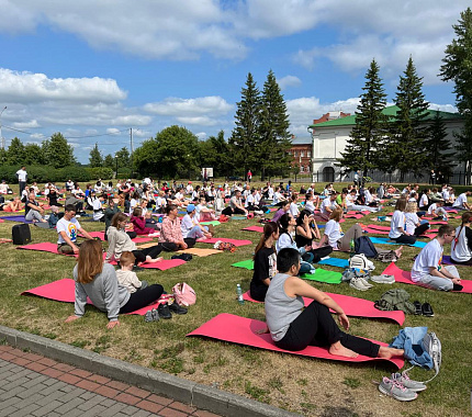 15 июня – Международный день йоги в Томске